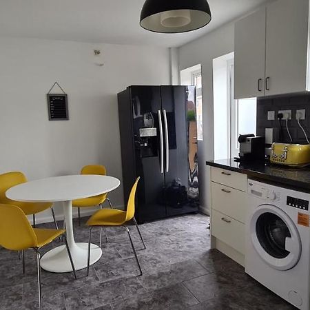 Cosy 3-Bedroom House In Aspley נוטינגהאם מראה חיצוני תמונה