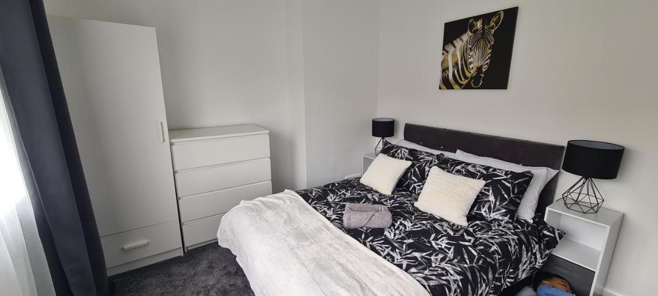 Cosy 3-Bedroom House In Aspley נוטינגהאם מראה חיצוני תמונה